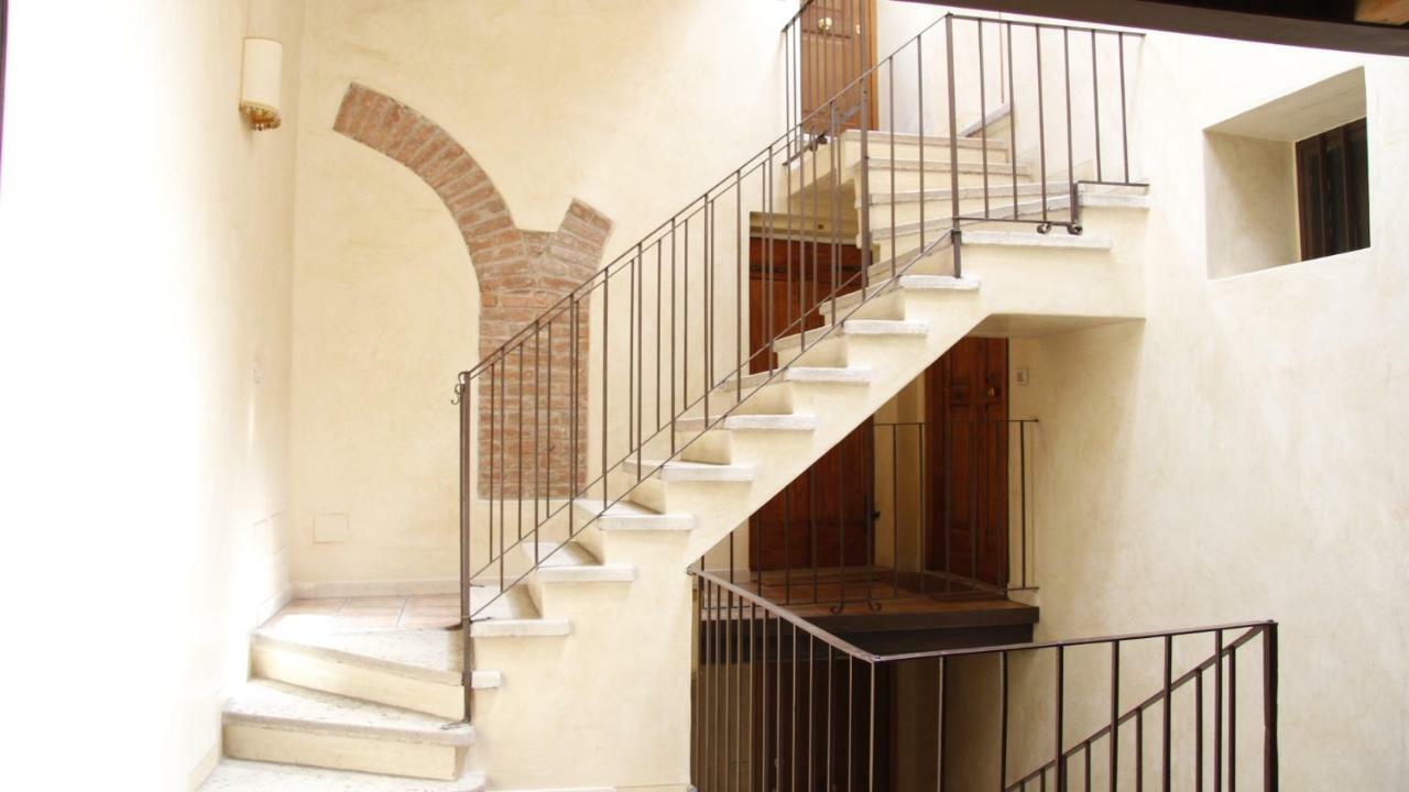 Comecasatua - Il Vicoletto Verona Kültér fotó